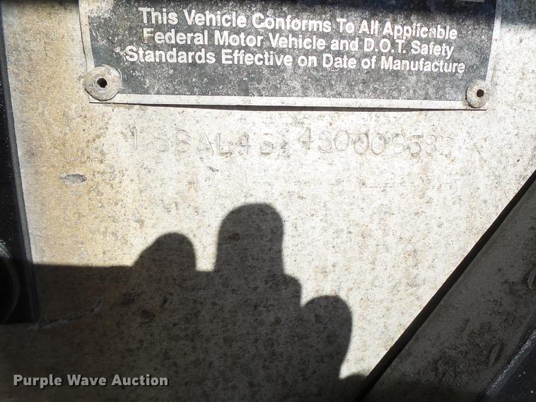 image for item DB9887 1995 Summit walking floor trailer