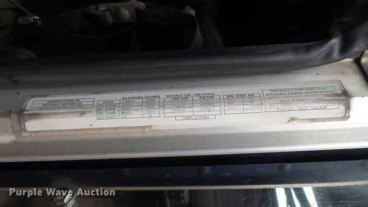 image for item DC1898 2000 Peterbilt 378 semi truck