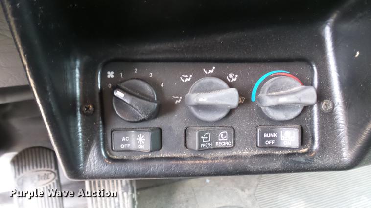 image for item DC1898 2000 Peterbilt 378 semi truck