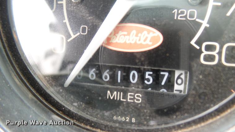 image for item DC1898 2000 Peterbilt 378 semi truck