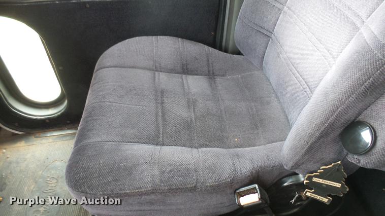 image for item DC1898 2000 Peterbilt 378 semi truck