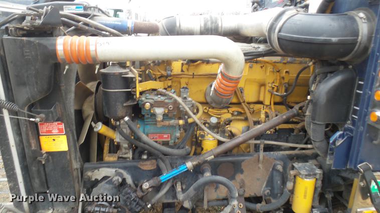 image for item DC1898 2000 Peterbilt 378 semi truck