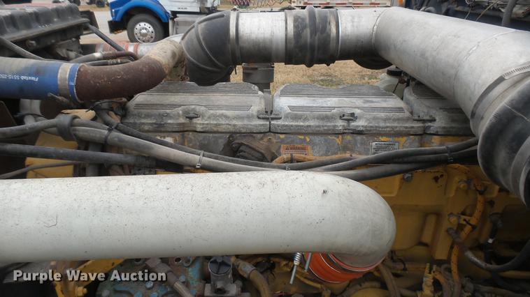 image for item DC1898 2000 Peterbilt 378 semi truck