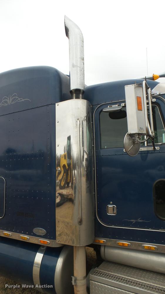 image for item DC1898 2000 Peterbilt 378 semi truck