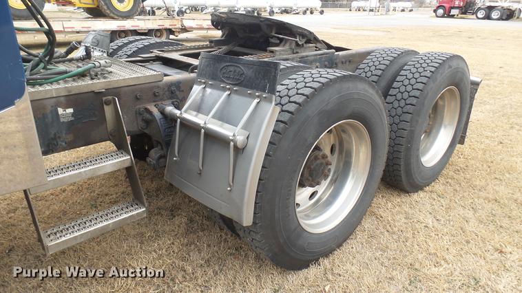 image for item DC1898 2000 Peterbilt 378 semi truck