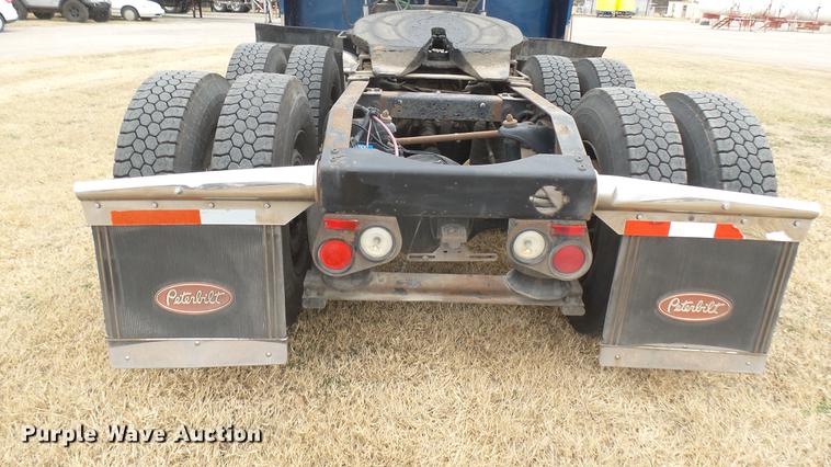 image for item DC1898 2000 Peterbilt 378 semi truck
