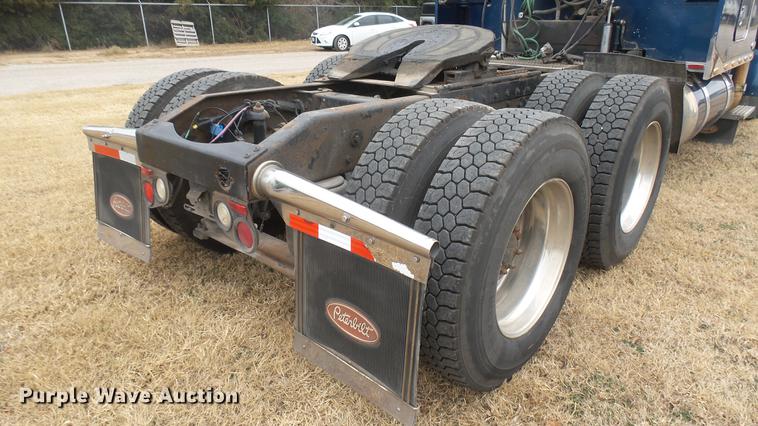 image for item DC1898 2000 Peterbilt 378 semi truck