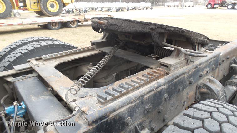 image for item DC1898 2000 Peterbilt 378 semi truck