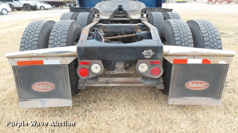 image for item DC1898 2000 Peterbilt 378 semi truck