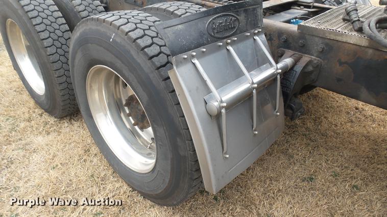 image for item DC1898 2000 Peterbilt 378 semi truck