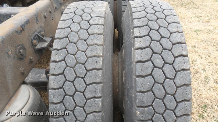 image for item DC1898 2000 Peterbilt 378 semi truck