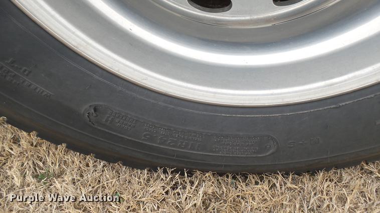 image for item DC1898 2000 Peterbilt 378 semi truck