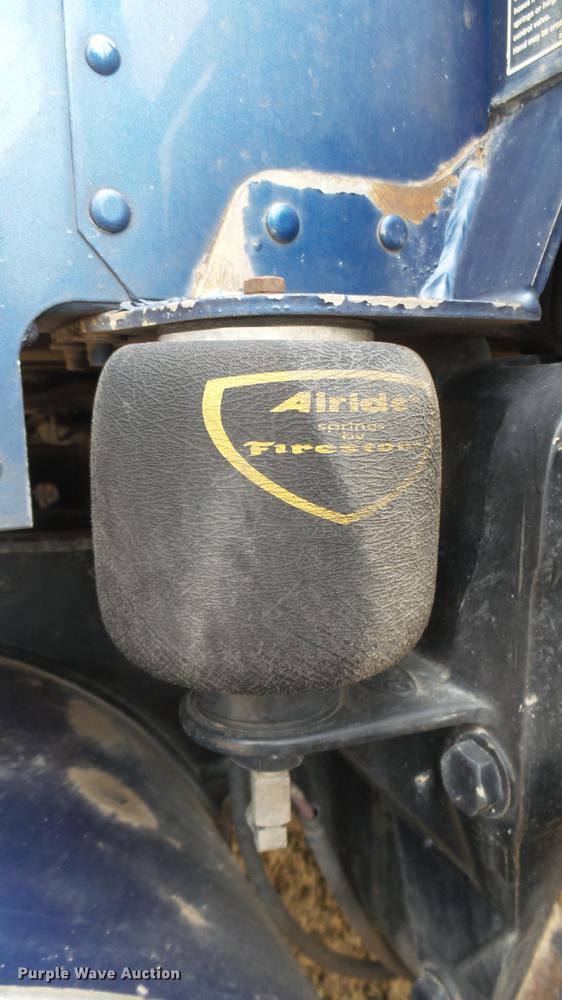 image for item DC1898 2000 Peterbilt 378 semi truck