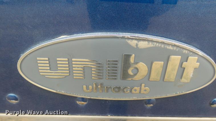 image for item DC1898 2000 Peterbilt 378 semi truck