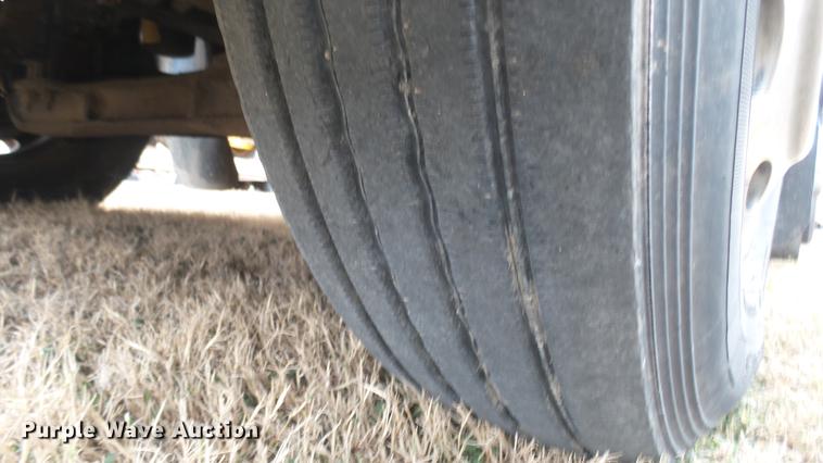 image for item DC1898 2000 Peterbilt 378 semi truck