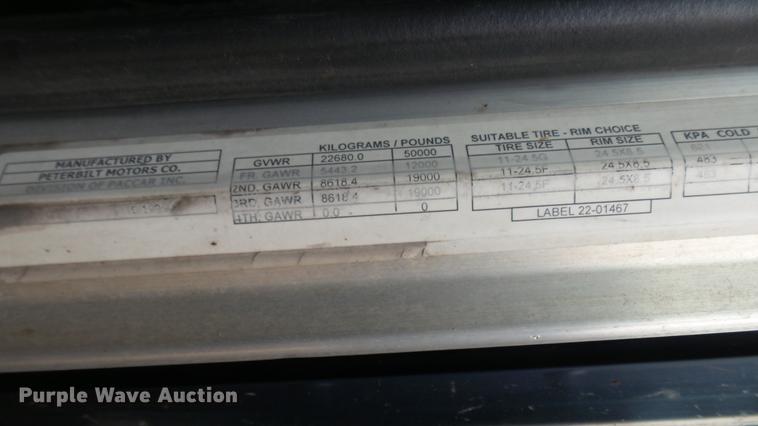 image for item DC1898 2000 Peterbilt 378 semi truck