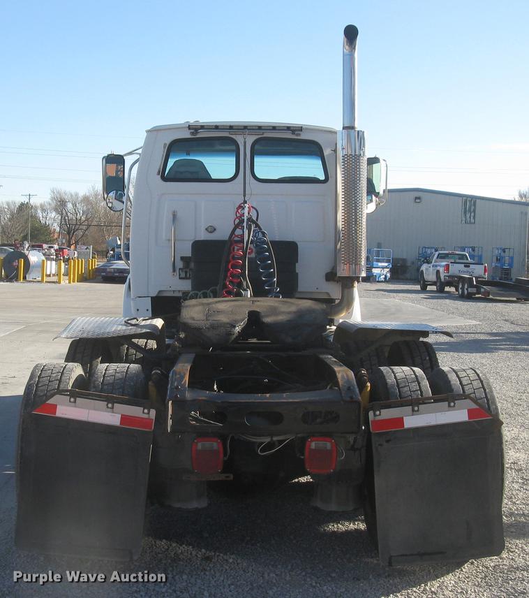 image for item DC2373 2006 Sterling A9500 semi truck