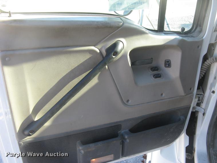 image for item DC2373 2006 Sterling A9500 semi truck