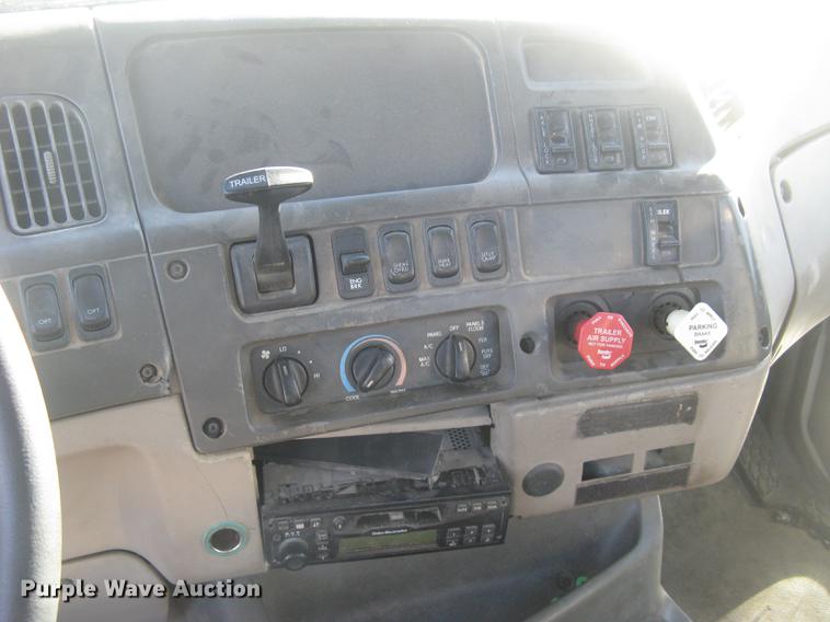 image for item DC2373 2006 Sterling A9500 semi truck