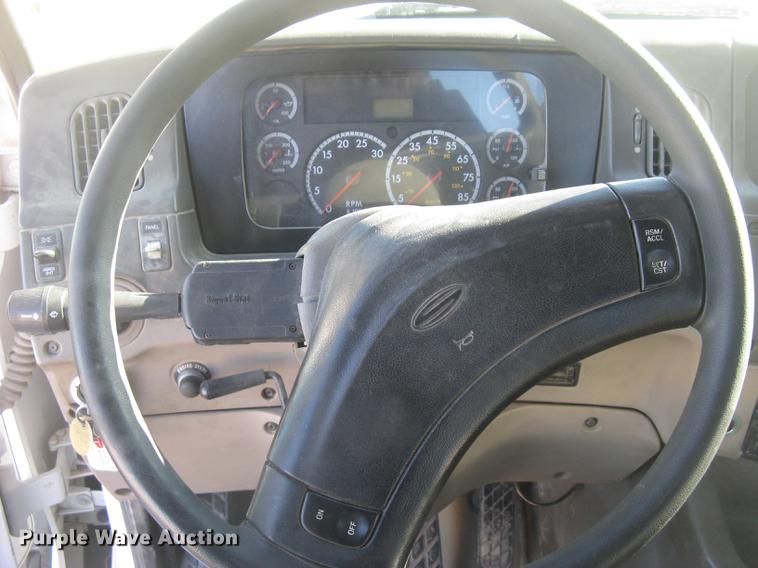 image for item DC2373 2006 Sterling A9500 semi truck