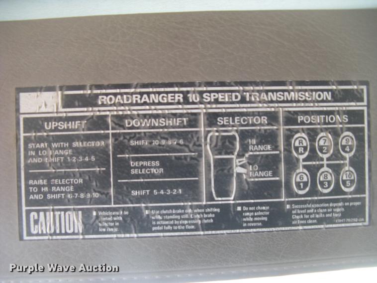 image for item DC2373 2006 Sterling A9500 semi truck