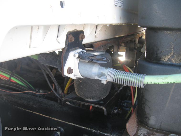 image for item DC2373 2006 Sterling A9500 semi truck