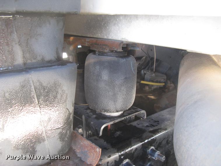 image for item DC2373 2006 Sterling A9500 semi truck