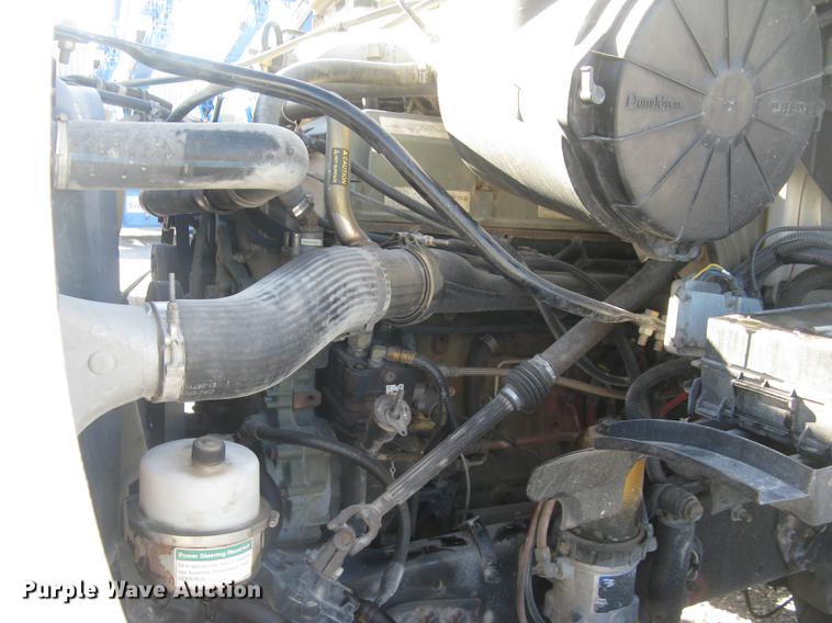 image for item DC2373 2006 Sterling A9500 semi truck