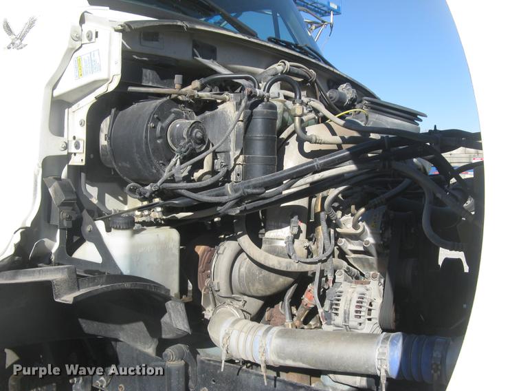image for item DC2373 2006 Sterling A9500 semi truck