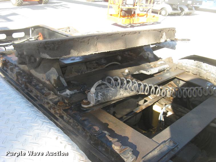 image for item DC2373 2006 Sterling A9500 semi truck