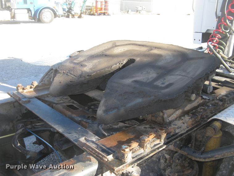 image for item DC2373 2006 Sterling A9500 semi truck