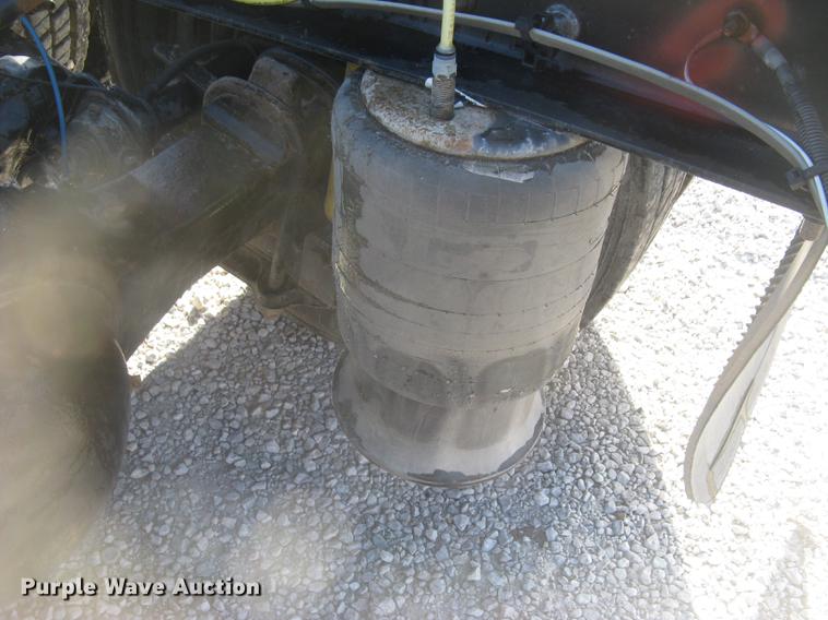 image for item DC2373 2006 Sterling A9500 semi truck