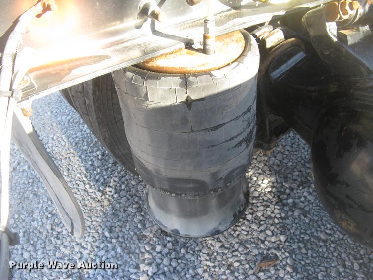 image for item DC2373 2006 Sterling A9500 semi truck