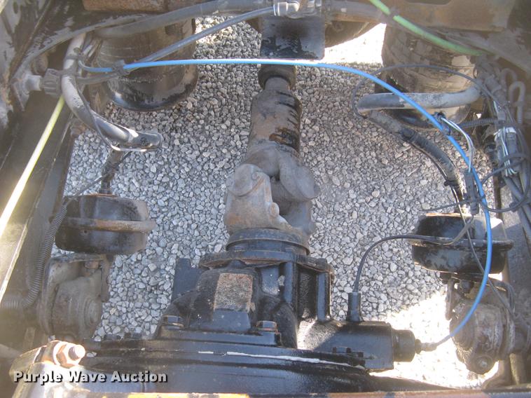 image for item DC2373 2006 Sterling A9500 semi truck