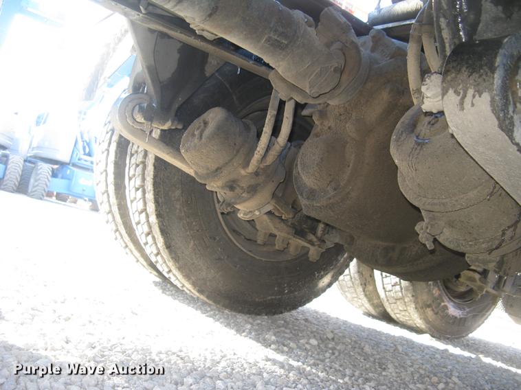 image for item DC2373 2006 Sterling A9500 semi truck