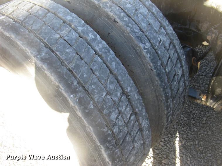 image for item DC2373 2006 Sterling A9500 semi truck