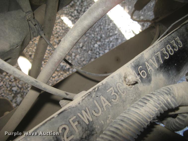 image for item DC2373 2006 Sterling A9500 semi truck