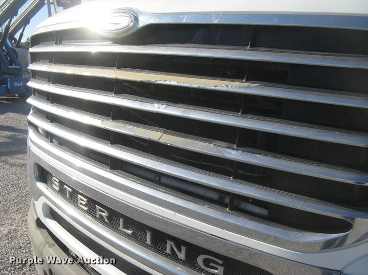 image for item DC2373 2006 Sterling A9500 semi truck