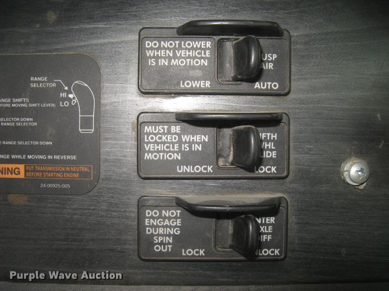 image for item DC2449 2005 Freightliner Columbia semi truck