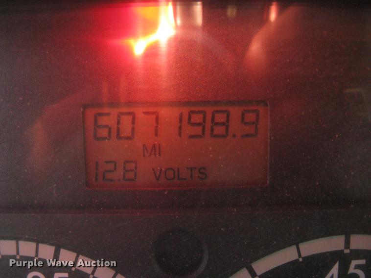 image for item DC2449 2005 Freightliner Columbia semi truck