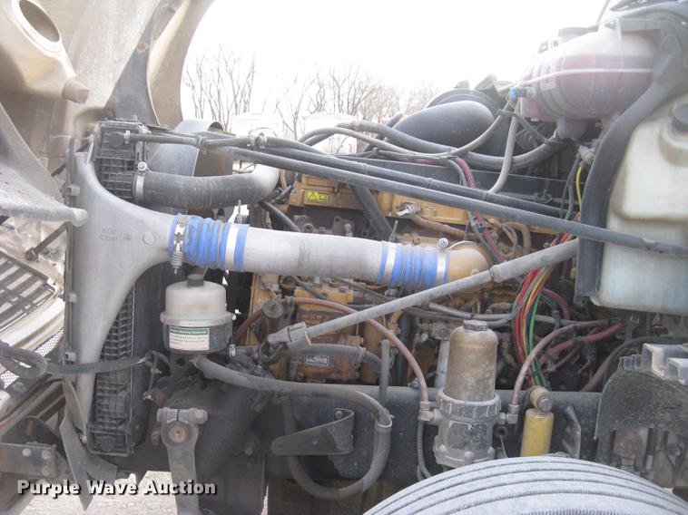 image for item DC2449 2005 Freightliner Columbia semi truck