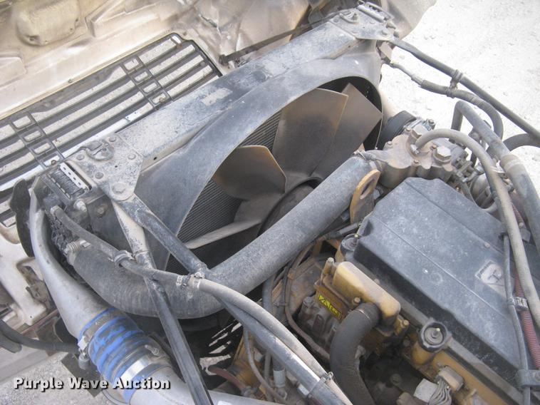 image for item DC2449 2005 Freightliner Columbia semi truck