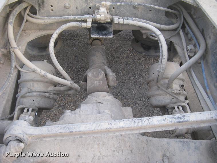 image for item DC2449 2005 Freightliner Columbia semi truck