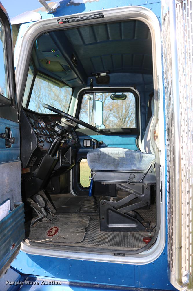 image for item DC3584 1996 Peterbilt 377 semi truck