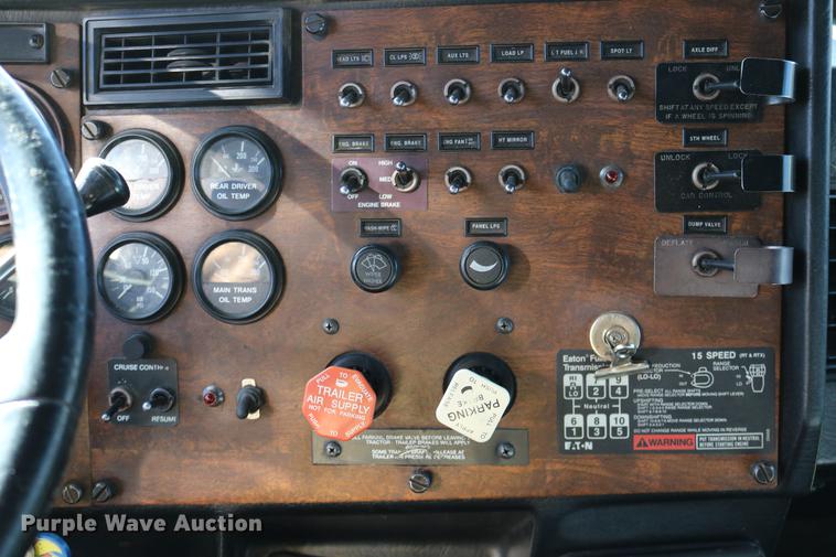 image for item DC3584 1996 Peterbilt 377 semi truck