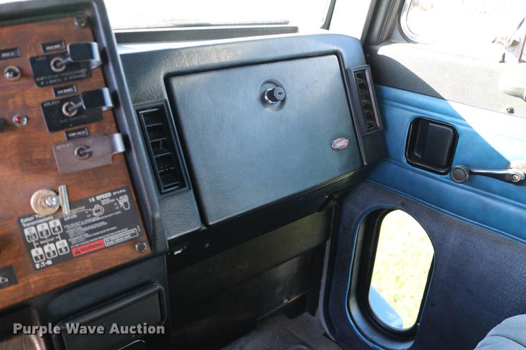 image for item DC3584 1996 Peterbilt 377 semi truck