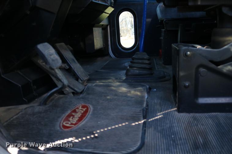 image for item DC3584 1996 Peterbilt 377 semi truck