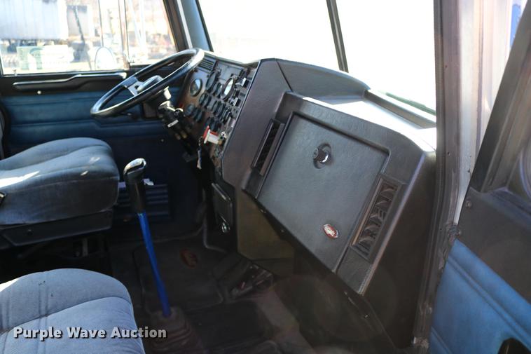 image for item DC3584 1996 Peterbilt 377 semi truck