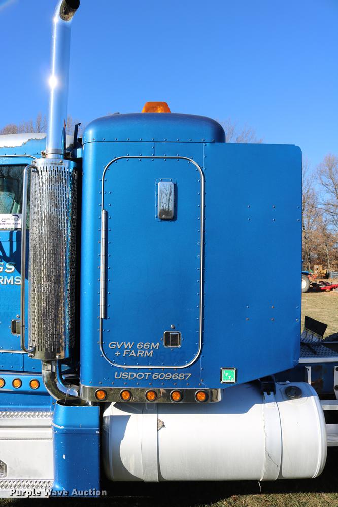 image for item DC3584 1996 Peterbilt 377 semi truck