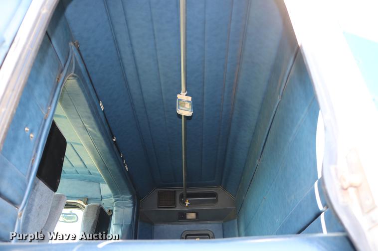 image for item DC3584 1996 Peterbilt 377 semi truck